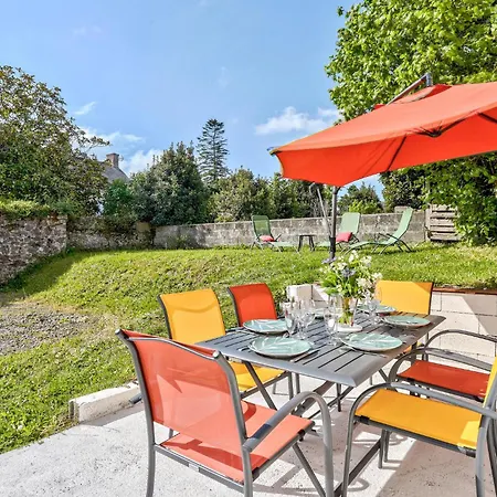 3 Bedroom Amazing In Quettreville-sur-sienn בית נופש *