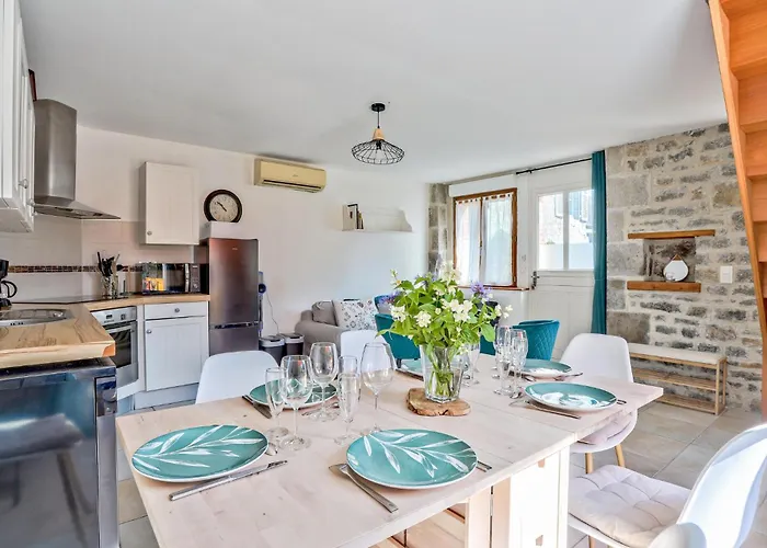 Awesome In Quettreville-sur-sienn With Wifi بيت للعطل Quettreville-sur-Sienne